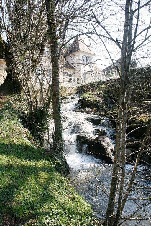 Au Moulin De La Gorce Bed & Breakfast La Roche-lʼAbeille Eksteriør bilde